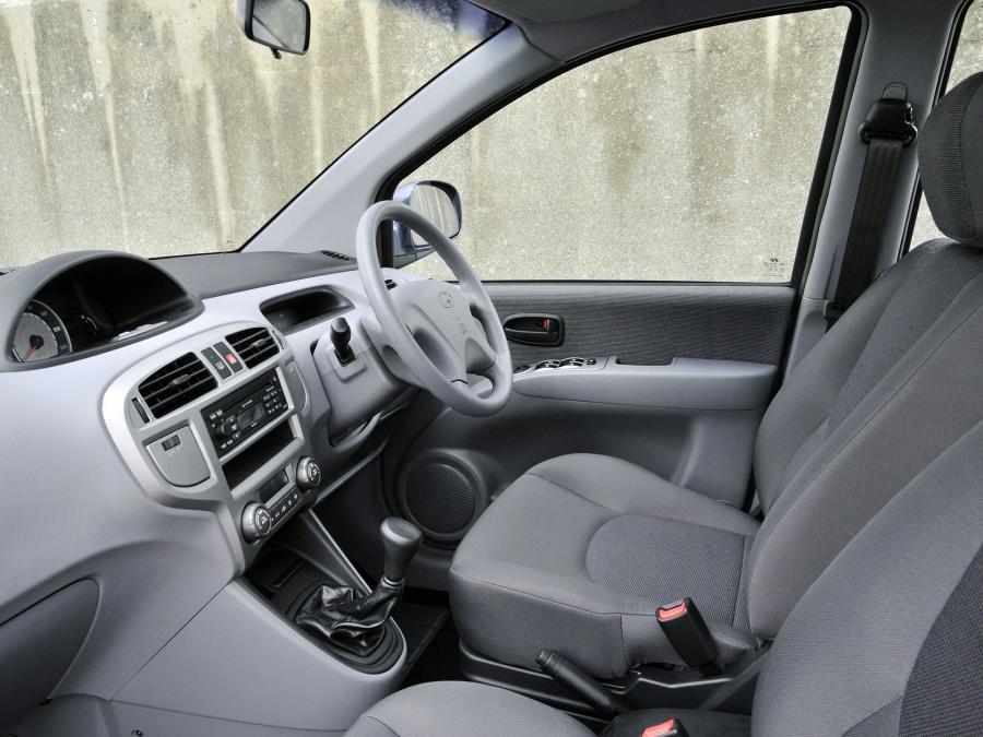  Hyundai Matrix 2005 года  (UK) (фото 2 из 3)